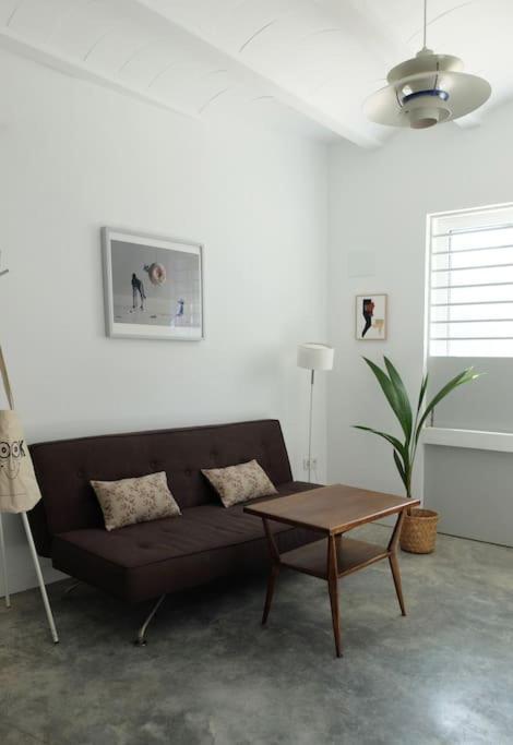 Design Apartment Near City Center, Cool Popular Neighborhood Seville Exterior photo
